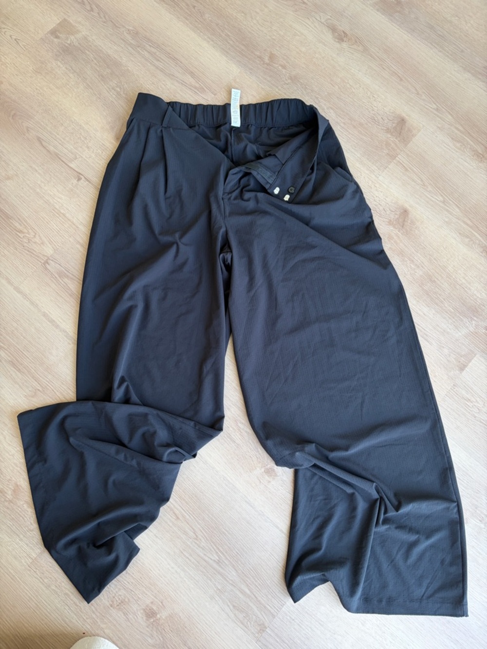 ALO Yoga Men's Black Wide-Leg Stretch Pants